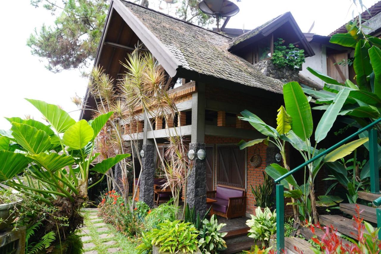 Rumah Stroberi Organic Farm & Family Lodge Lembang Exterior foto
