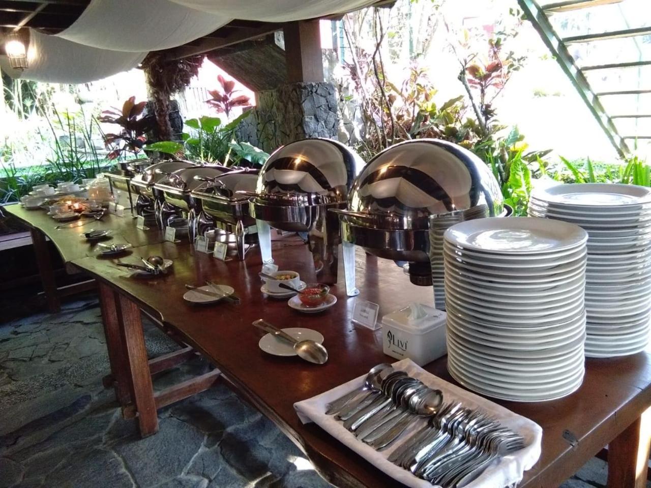 Rumah Stroberi Organic Farm & Family Lodge Lembang Exterior foto